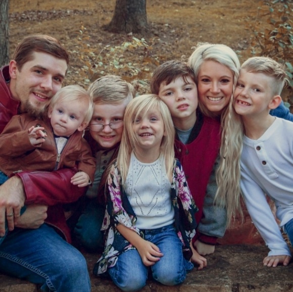 Meet your Posher, Stacey - Picture 2 of 4